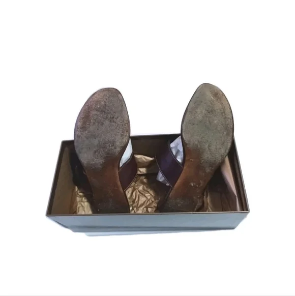 Gucci Buckle Accent Leather Thong Sandals in Burgundy Women's 7B - Picture 5 of 6